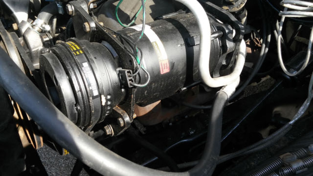 1984 Chevrolet Suburban - photo 10