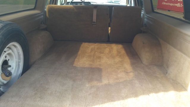 1984 Chevrolet Suburban - photo 7