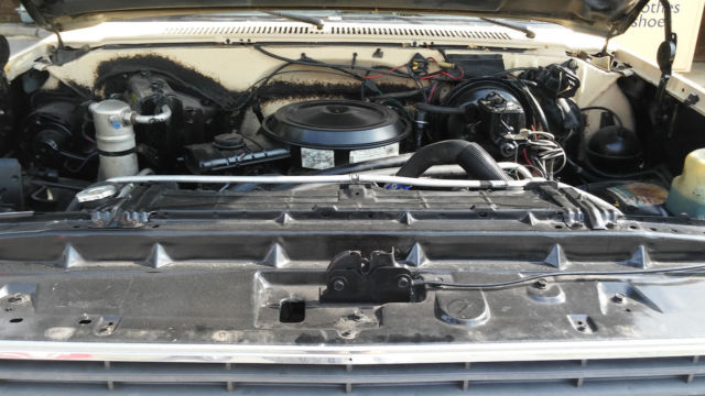 1984 Chevrolet Suburban - photo 8