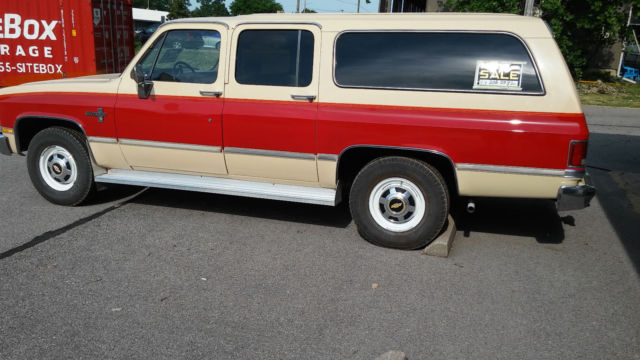 1984 Chevrolet Suburban - photo 9