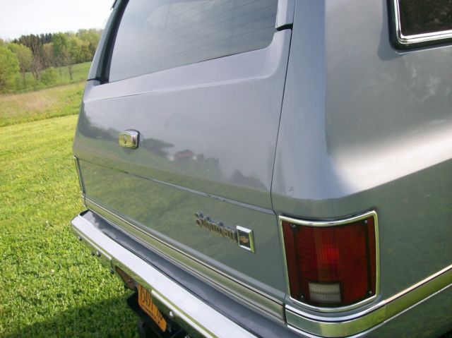1984 Chevrolet Suburban - photo 7