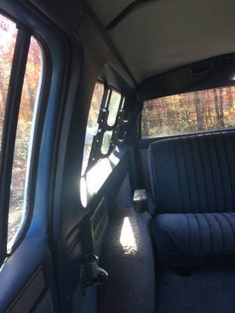 1984 Chevrolet Suburban - photo 12