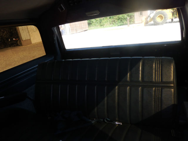 1984 Chevrolet Suburban - photo 12