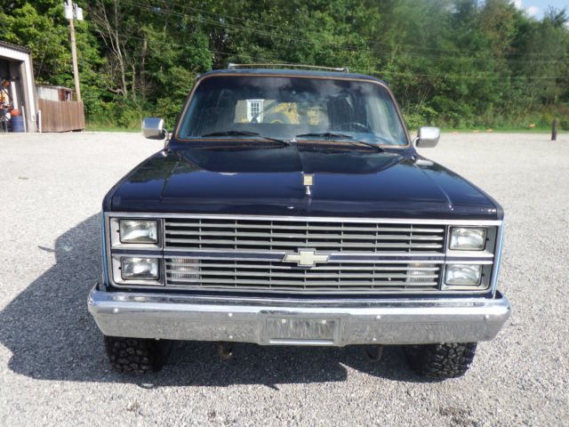 1984 Chevrolet Suburban - photo 5