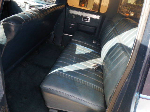 1984 Chevrolet Suburban - photo 9