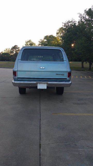 1984 Chevrolet Suburban - photo 3