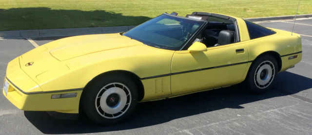 1984 CHEVROLETE CORVETTE / ORIGINAL CALIFORNIA CAR 1984 Chevrolet Corvette COUPE