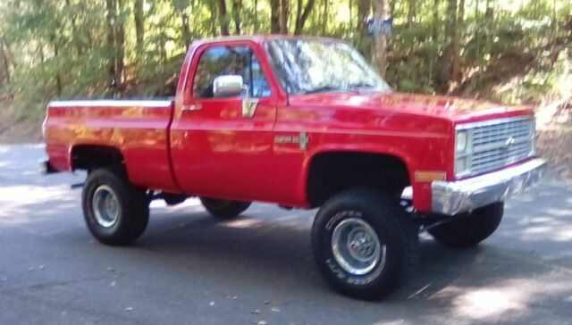 1984 Chevrolet C-10 custom deluxe short bed 4x4 pickup - photo 10