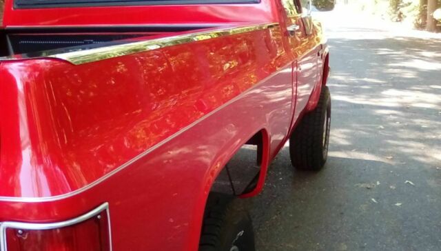1984 Chevrolet C-10 custom deluxe short bed 4x4 pickup - photo 11