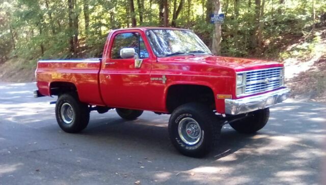 1984 Chevrolet C-10 custom deluxe short bed 4x4 pickup - photo 2