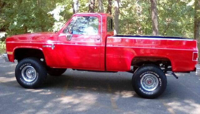 1984 Chevrolet C-10 custom deluxe short bed 4x4 pickup - photo 3