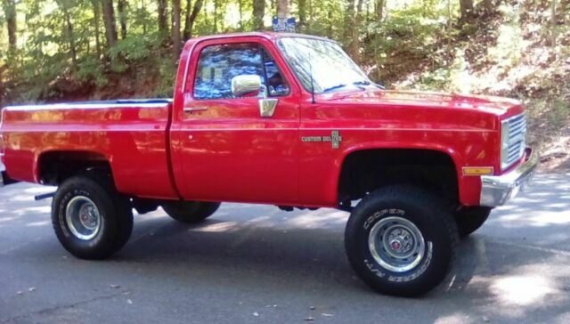 1984 Chevrolet C-10 custom deluxe short bed 4x4 pickup - photo 6
