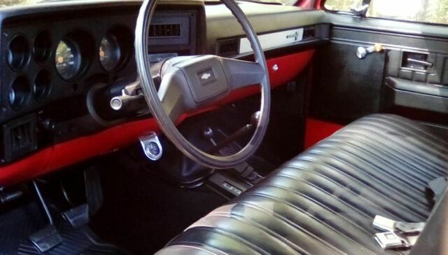 1984 Chevrolet C-10 custom deluxe short bed 4x4 pickup - photo 9