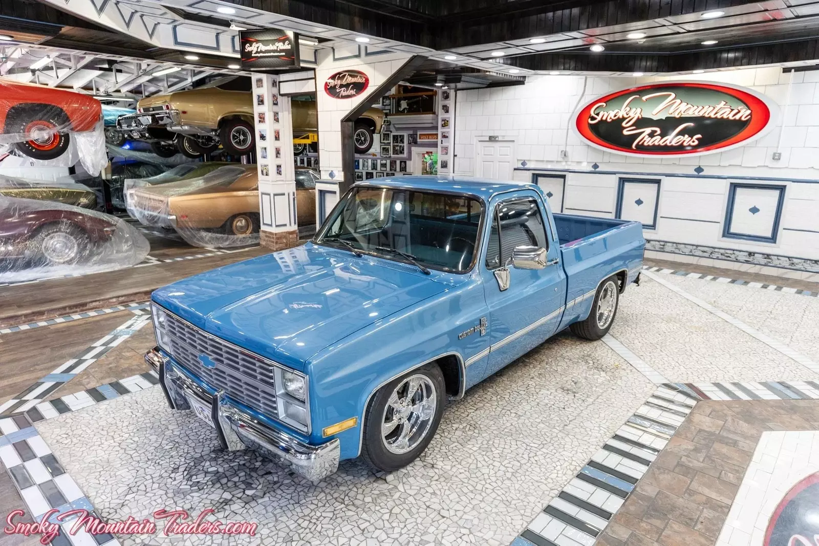 1984 Chevy C10 Square Bod Pickup – 350 V8 Auto Transmission PS PDB Lowered 1984 Chevrolet C10