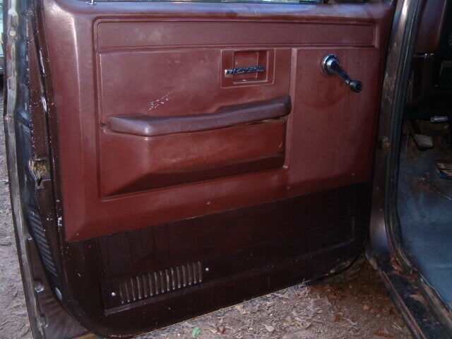 1984 Chevrolet C/K Pickup 1500 Custom Deluxe - photo 8