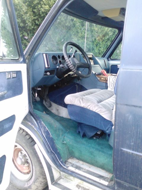 1984 Chevrolet G20 Van CUSTOM - photo 2