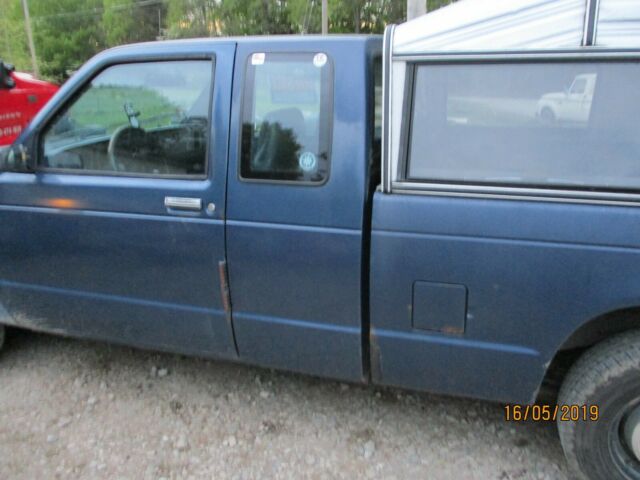 1984 CHEVROLET S10 EXTENDED CAB/BUCKET SEATS /4-SPEED/4-CYL. - photo 2