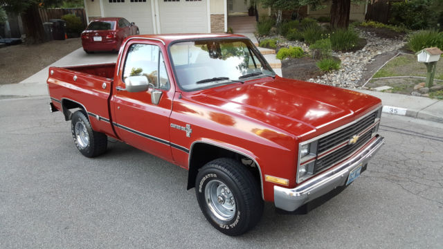 1984 Chevrolet C-10 SHORT BED 4X4 V8 VERY CLEAN SOLID CALIFORNIA TRUCK - photo 3