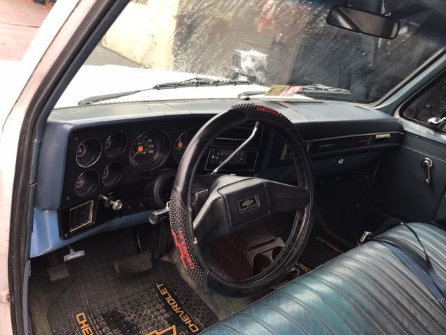 1984 Chevrolet Suburban - photo 11