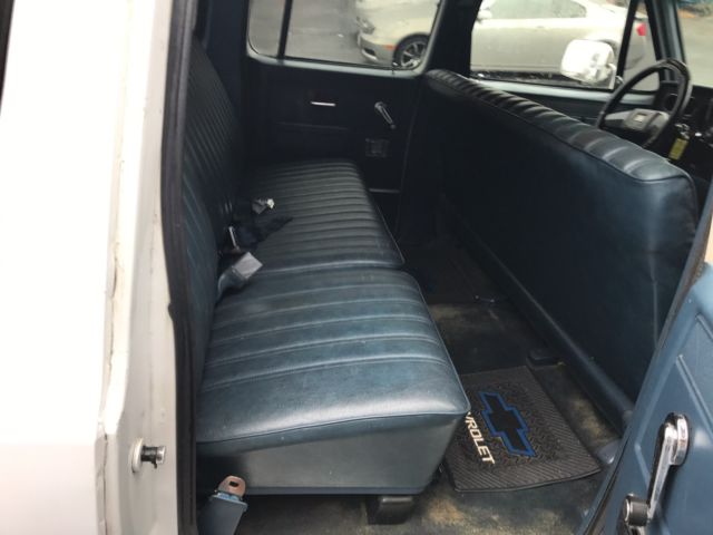 1984 Chevrolet Suburban - photo 12