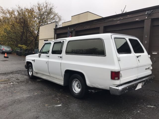 1984 Chevrolet Suburban - photo 4