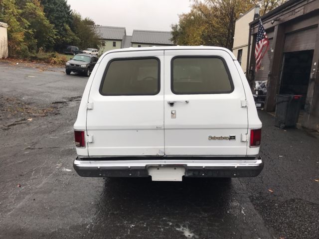 1984 Chevrolet Suburban - photo 5