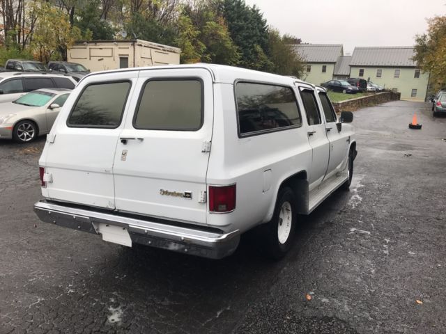 1984 Chevrolet Suburban - photo 6