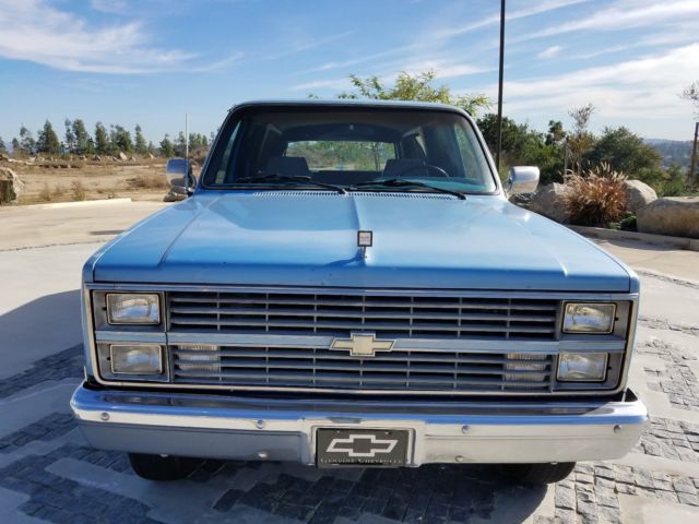 1984 Chevrolet Suburban - photo 9