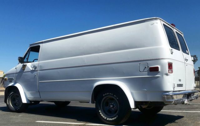 1984 Chevrolet G20 Van Custom Heavy G20 Chevy READY 2 ROLL Cross Country - photo 2