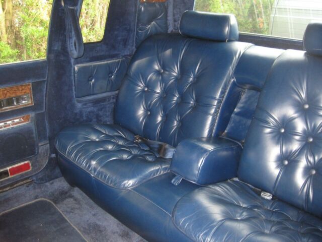 1984 Chrysler LeBaron Executive Limousine - photo 13
