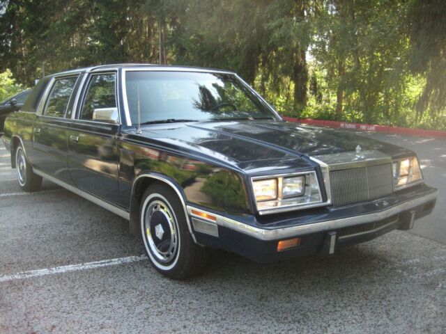 1984 Chrysler LeBaron Executive Limousine - photo 3