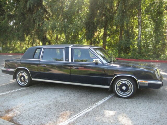 1984 Chrysler LeBaron Executive Limousine - photo 4