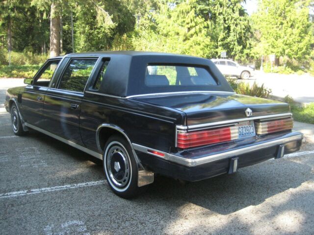 1984 Chrysler LeBaron Executive Limousine - photo 7