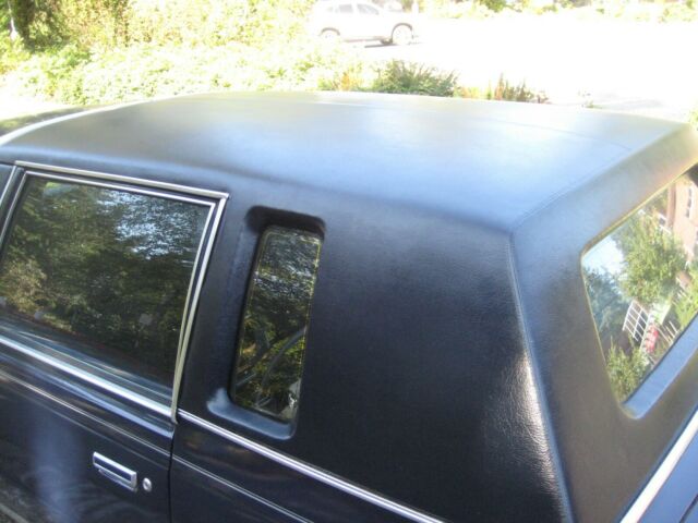 1984 Chrysler LeBaron Executive Limousine - photo 8