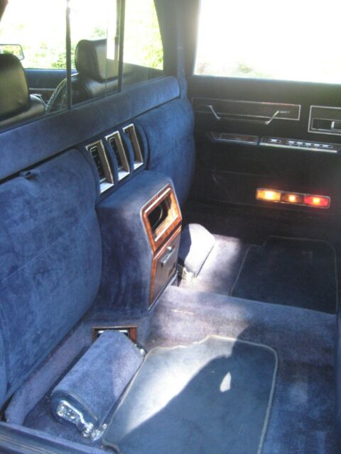 1984 Chrysler LeBaron Executive Limousine - photo 9