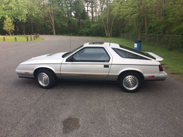 1984 Chrysler Laser XE Turbo XE - photo 2
