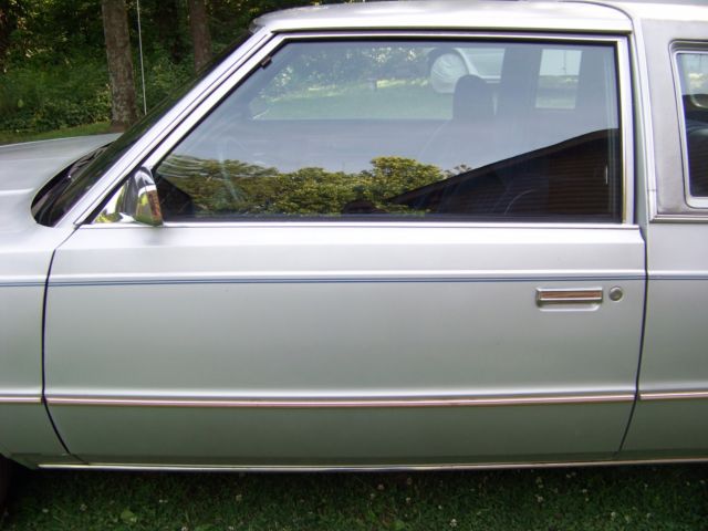 1984 Chrysler LeBaron Deluxe with Landau roof - photo 4