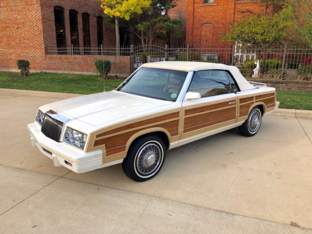 1984 Chrysler LeBaron Town & Country - 53k miles - Leather interior - All orig.. 1984 Chrysler LeBaron