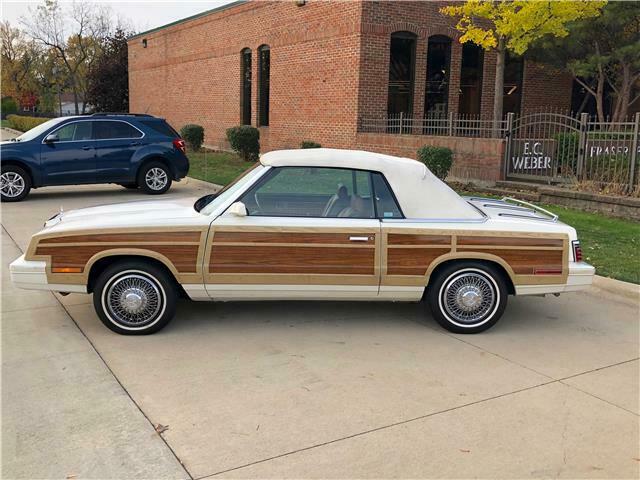 1984 Chrysler LeBaron Town & Country - photo 11