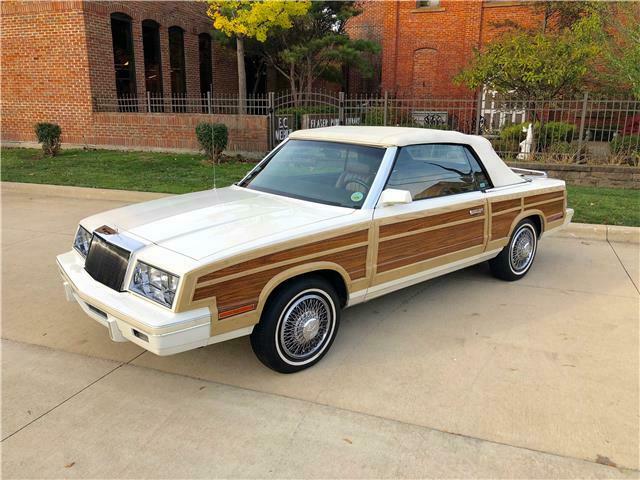 1984 Chrysler LeBaron Town & Country