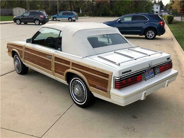 1984 Chrysler LeBaron Town & Country - photo 10