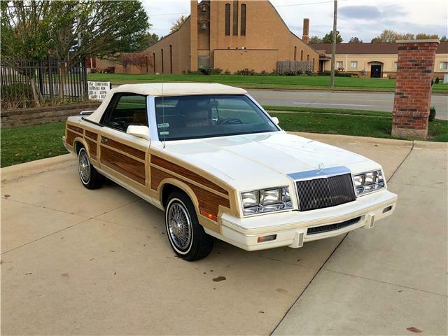 1984 Chrysler LeBaron Town & Country - photo 4