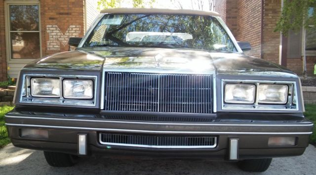 1984 Chrysler LeBaron Woodie Convertible - photo 10