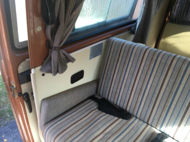 1984 Classic and original Volkswagen Vanagon Westfalia 1984 Volkswagen Bus/Vanagon