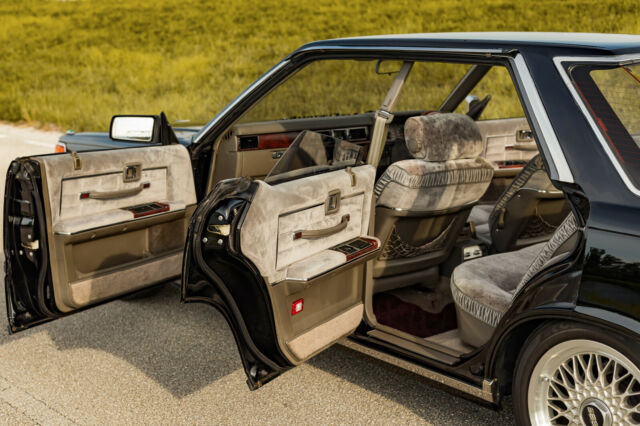 1980 Nissan Gloria - photo 2