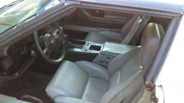 1984 Chevrolet Corvette Base - photo 3