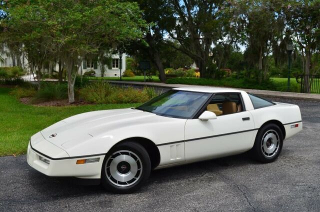 1984 Chevrolet Corvette 2-Door Hatchback Coupe W/9K Miles - photo 2