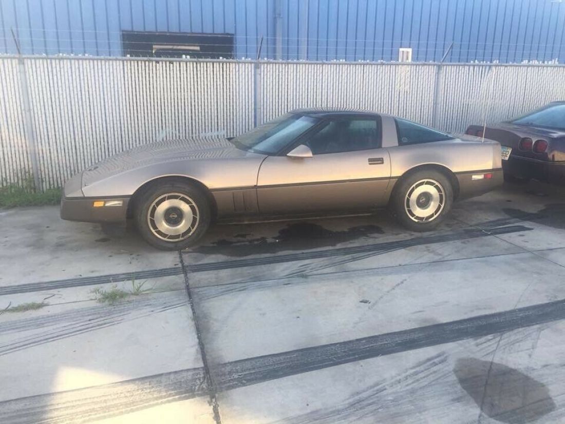 1984 Chevrolet Corvette - photo 2