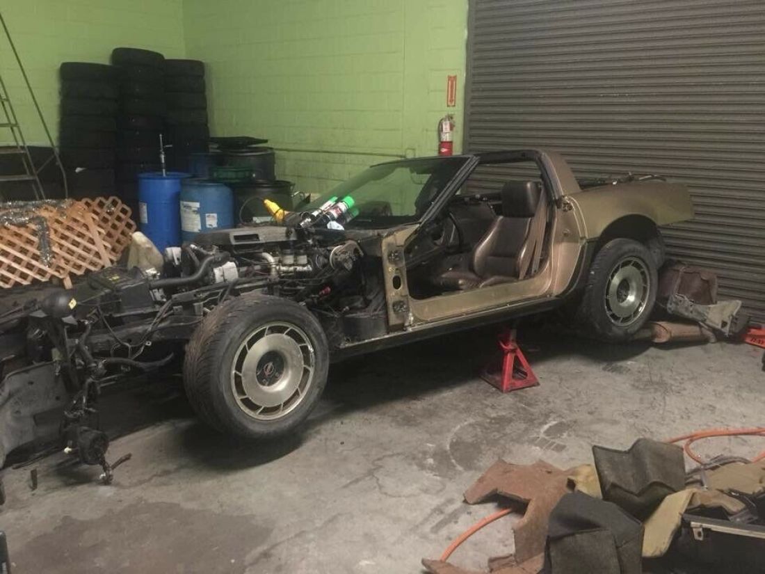 1984 Chevrolet Corvette - photo 3