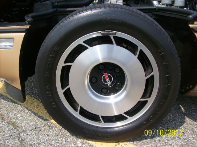1984 Chevrolet Corvette leather - photo 13
